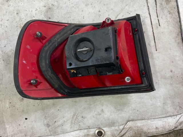 bontott AUDI A8 Jobb Külső Hátsó Lámpa