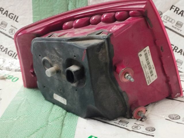 bontott AUDI A8 Jobb Külső Hátsó Lámpa