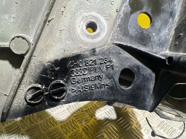 bontott AUDI A8 Jobb Lökhárító Tartó Nyúlványvég