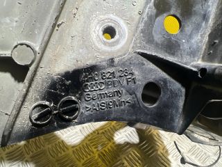 bontott AUDI A8 Jobb Lökhárító Tartó Nyúlványvég