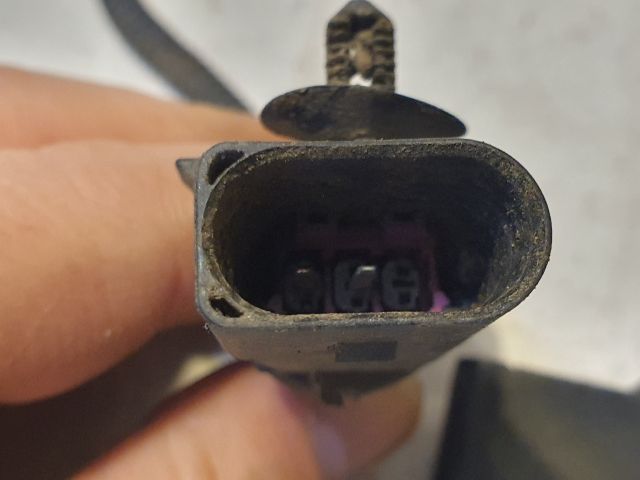 bontott AUDI A8 Jobb Motorháztető Zárszerkezet