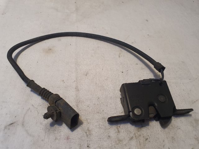 bontott AUDI A8 Jobb Motorháztető Zárszerkezet