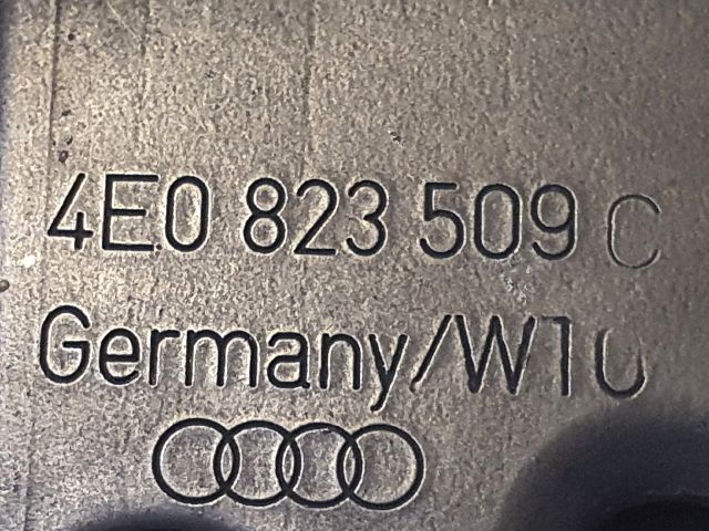 bontott AUDI A8 Jobb Motorháztető Zárszerkezet