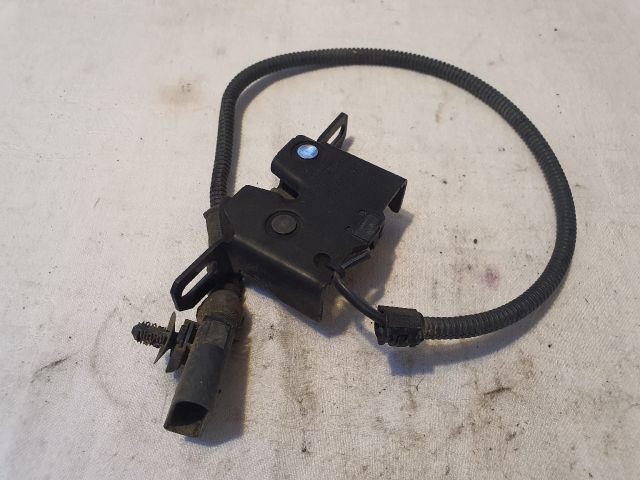 bontott AUDI A8 Jobb Motorháztető Zárszerkezet