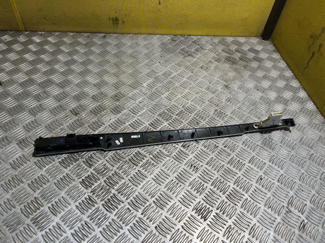 bontott AUDI A8 Jobb Műszerfal Díszléc