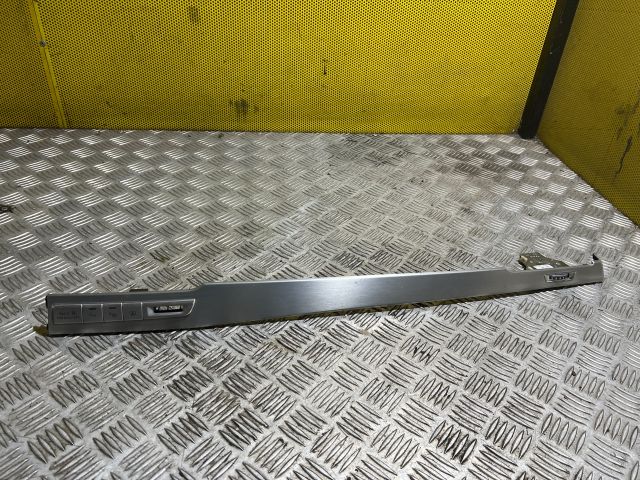 bontott AUDI A8 Jobb Műszerfal Díszléc