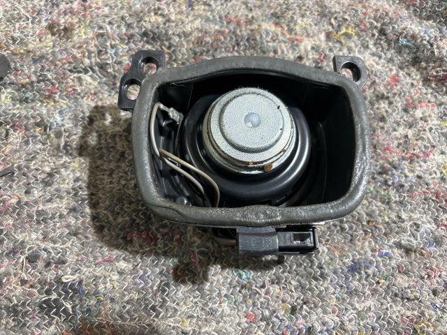 bontott AUDI A8 Jobb Műszerfal Hangszóró