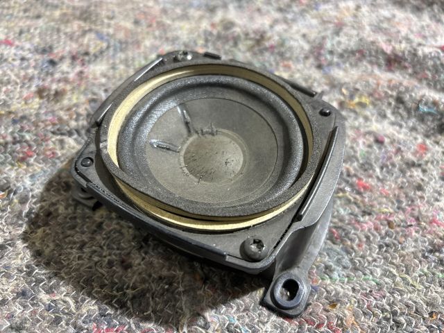 bontott AUDI A8 Jobb Műszerfal Hangszóró