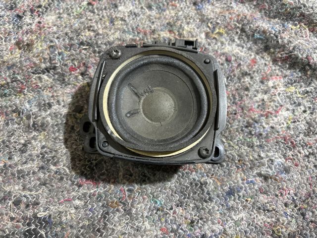 bontott AUDI A8 Jobb Műszerfal Hangszóró