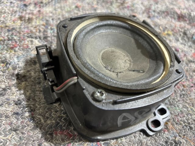 bontott AUDI A8 Jobb Műszerfal Hangszóró