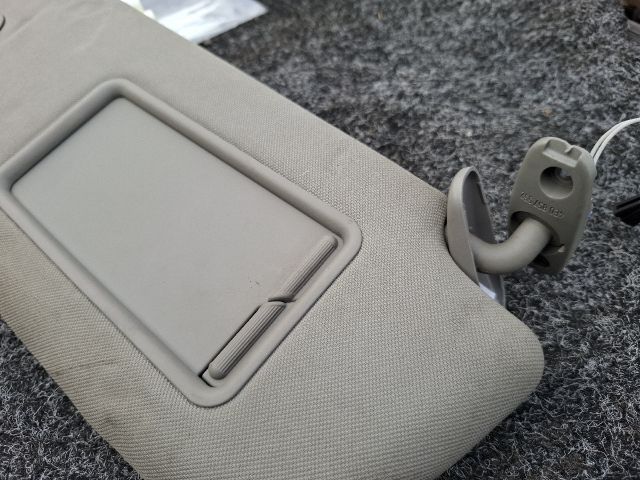 bontott AUDI A8 Jobb Napellenző