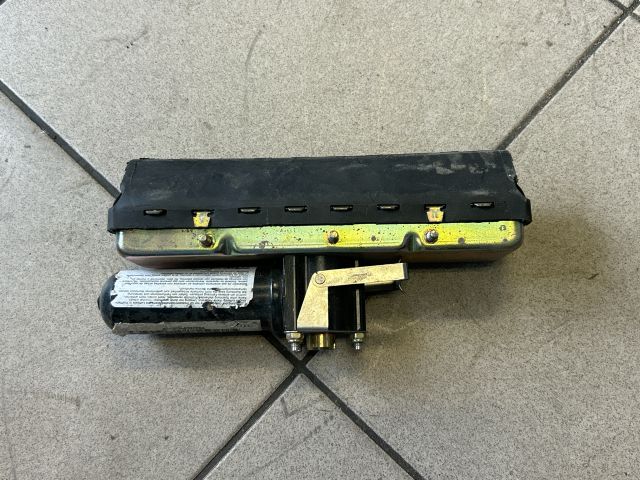 bontott AUDI A8 Jobb Oldallégzsák