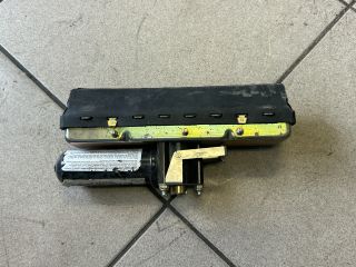 bontott AUDI A8 Jobb Oldallégzsák