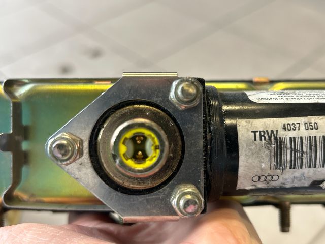 bontott AUDI A8 Jobb Oldallégzsák