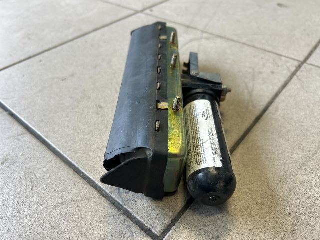 bontott AUDI A8 Jobb Oldallégzsák