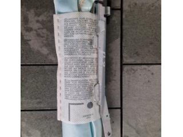 bontott AUDI A8 Jobb Oldallégzsák