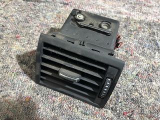 bontott AUDI A8 Jobb Szellőző