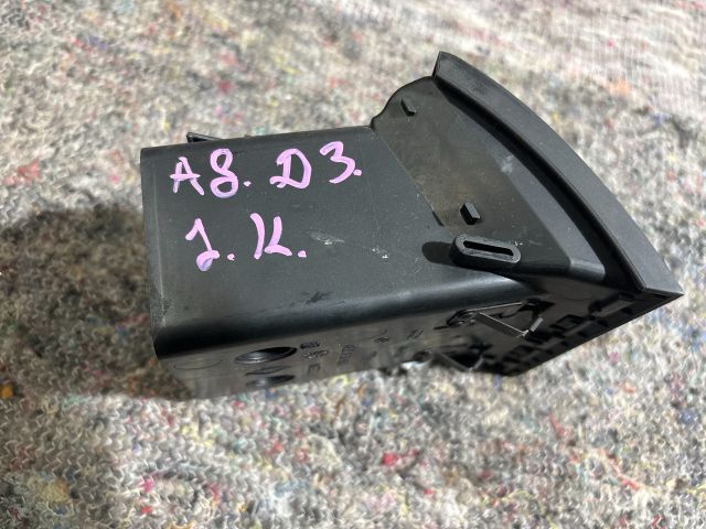 bontott AUDI A8 Jobb Szellőző