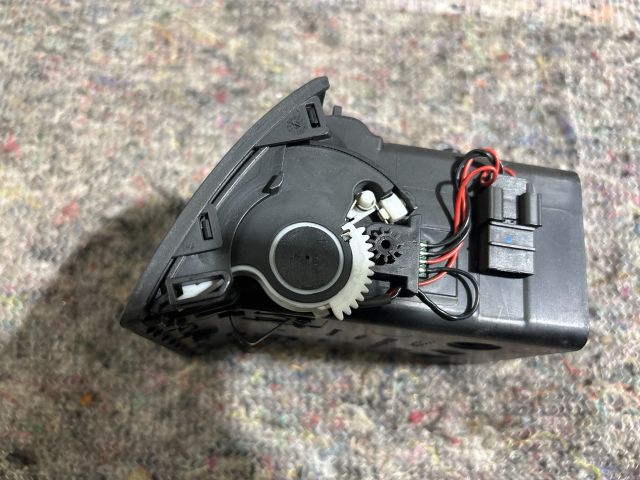 bontott AUDI A8 Jobb Szellőző