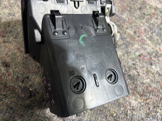 bontott AUDI A8 Jobb Szellőző