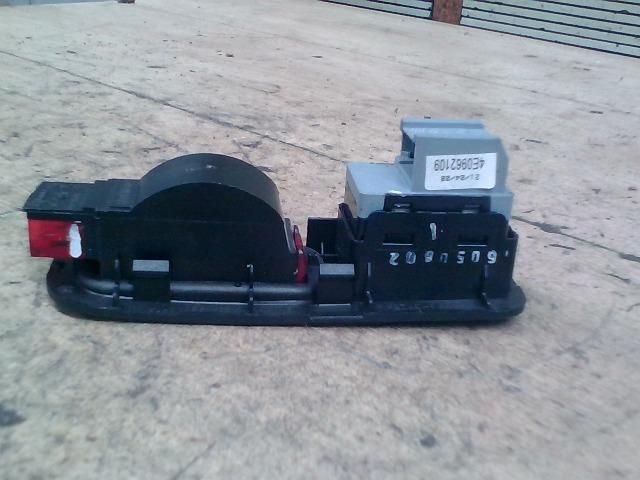 bontott AUDI A8 Kapcsoló (Magában)