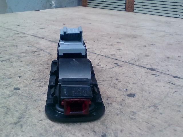 bontott AUDI A8 Kapcsoló (Magában)