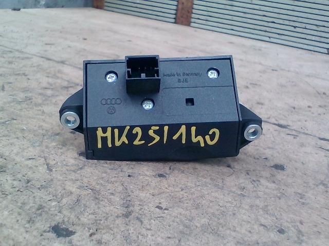 bontott AUDI A8 Kapcsoló (Magában)