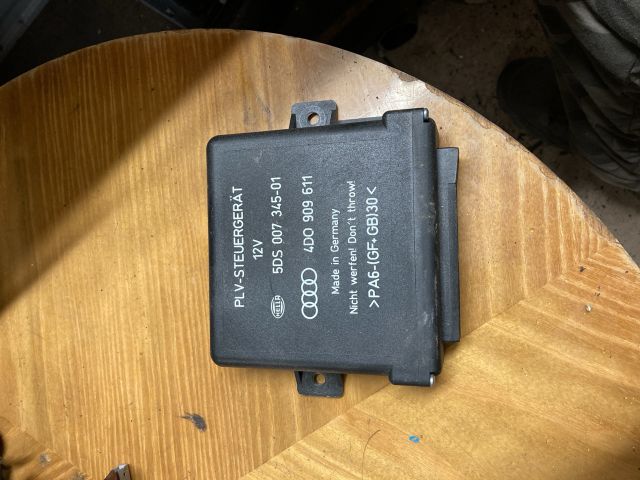 bontott AUDI A8 Kormányoszlop Vezérlő