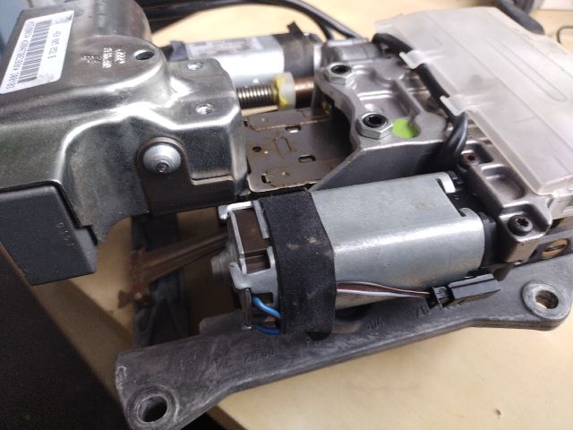 bontott AUDI A8 Kormányoszlop