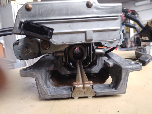 bontott AUDI A8 Kormányoszlop