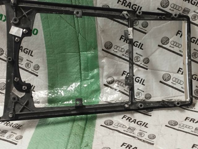 bontott AUDI A8 Középkonzol Keret