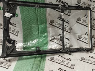 bontott AUDI A8 Középkonzol Keret