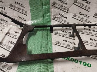 bontott AUDI A8 Középkonzol Keret