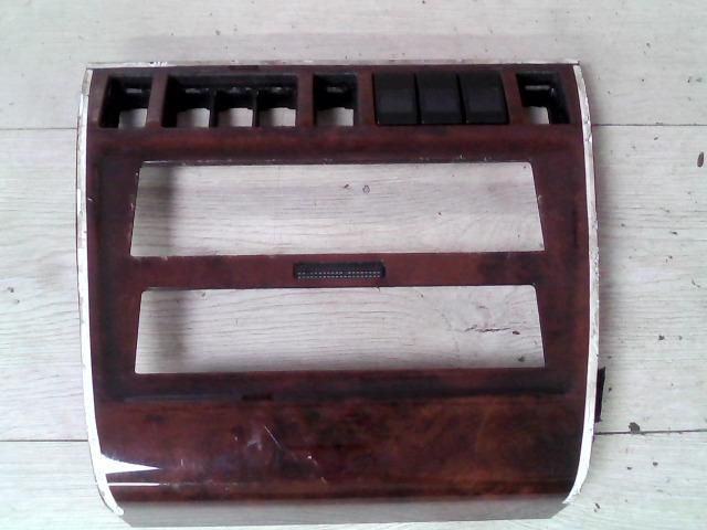 bontott AUDI A8 Középkonzol Keret