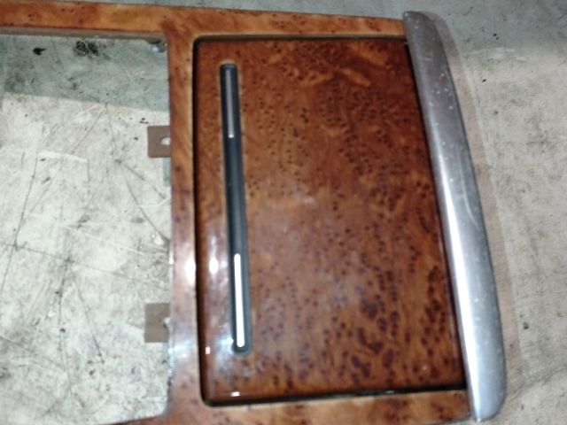 bontott AUDI A8 Középkonzol Keret