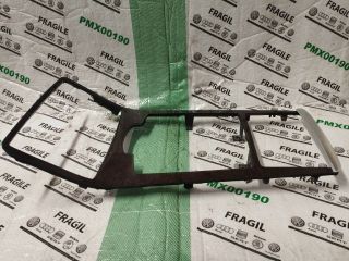 bontott AUDI A8 Középkonzol Keret