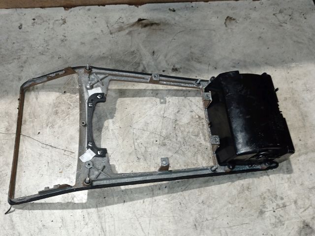 bontott AUDI A8 Középkonzol Keret