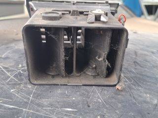 bontott AUDI A8 Középső Bal Szellőző