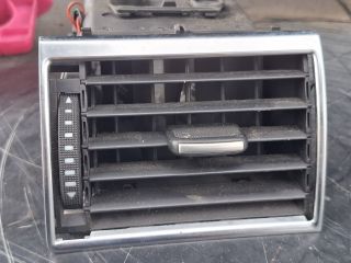 bontott AUDI A8 Középső Bal Szellőző