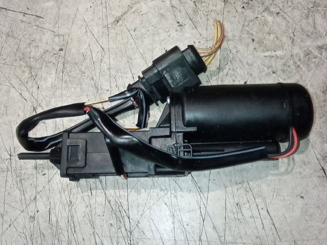 bontott AUDI A8 Központizár Motor (Pozíciófüggetlen)