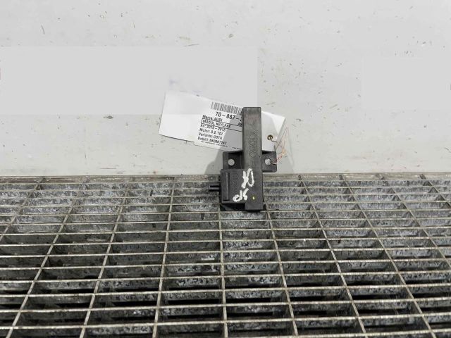 bontott AUDI A8 Kulcs Nélküli Nyitás Jeladó