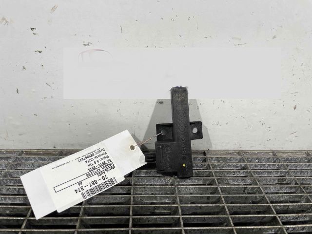 bontott AUDI A8 Kulcs Nélküli Nyitás Jeladó