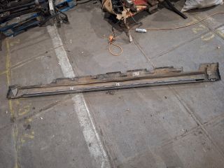 bontott AUDI A8 Küszöb Burkolat