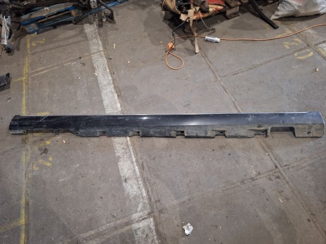 bontott AUDI A8 Küszöb Burkolat