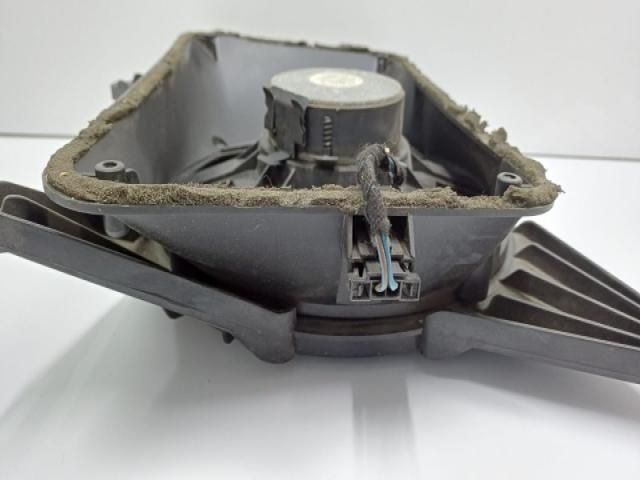 bontott AUDI A8 Mélynyomó Hangszóró