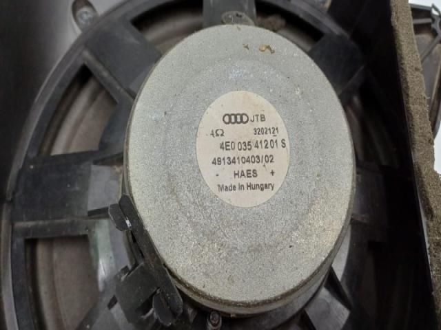 bontott AUDI A8 Mélynyomó Hangszóró
