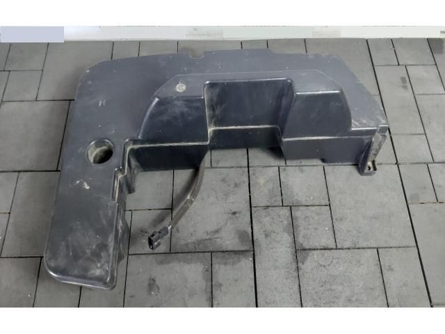 bontott AUDI A8 Mélynyomó Hangszóró