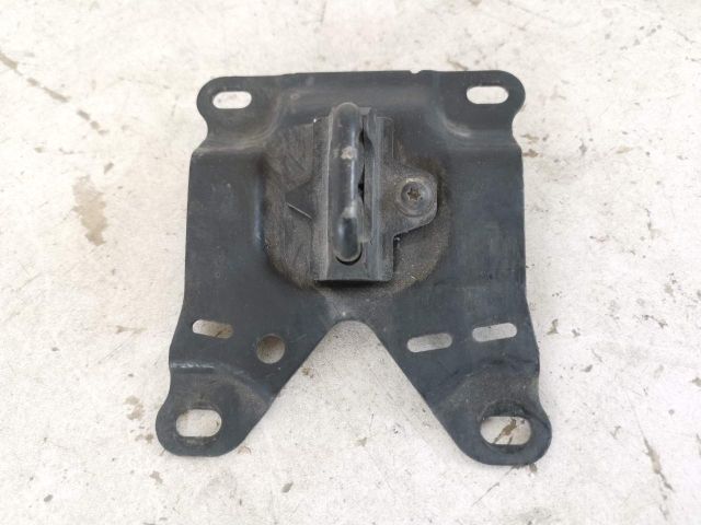 bontott AUDI A8 Motorháztető Biztonsági Kampó