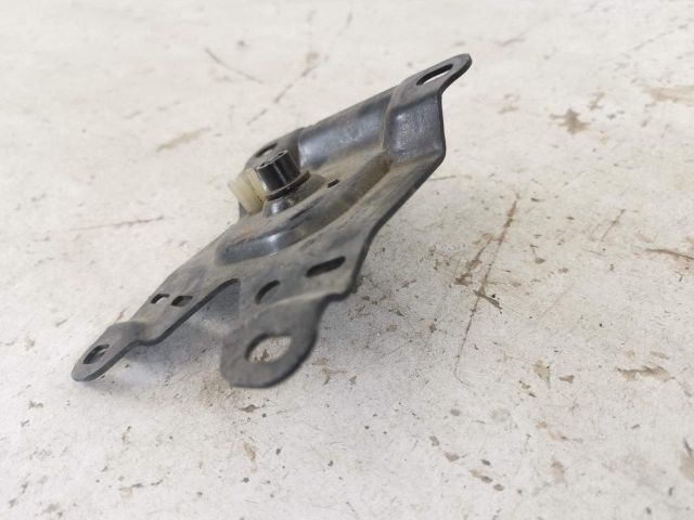 bontott AUDI A8 Motorháztető Biztonsági Kampó