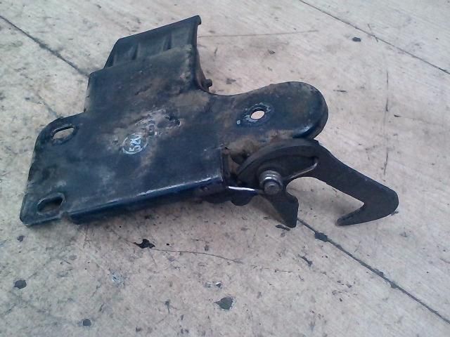 bontott AUDI A8 Motorháztető Biztonsági Kampó